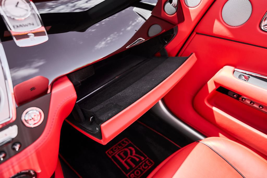 Used 2018 Rolls-Royce Dawn RWD image 73