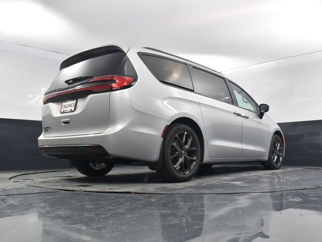 New 2026 Chrysler Pacifica Select w/ S Appearance Package FWD image 60