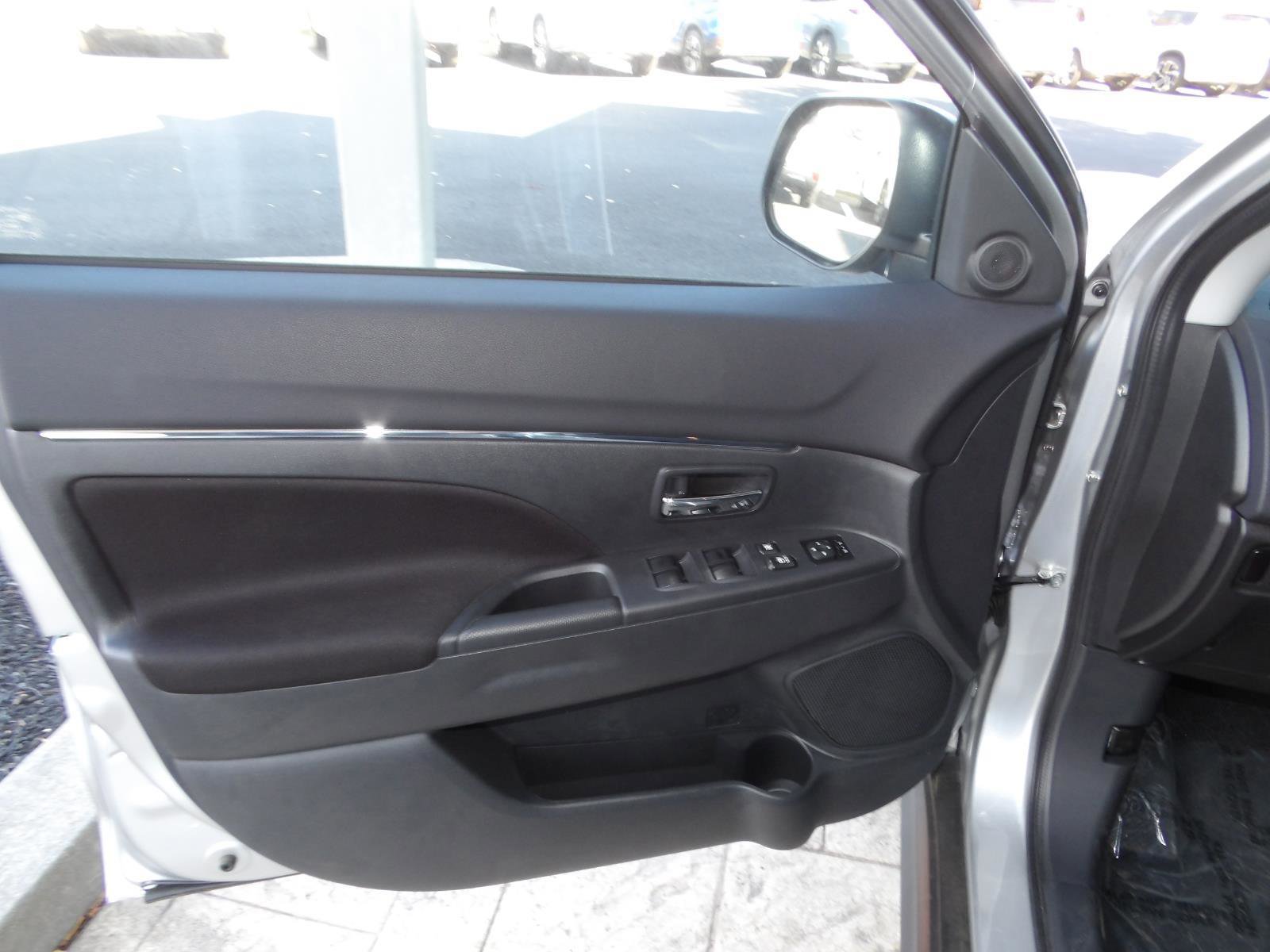 Used 2024 Mitsubishi Outlander Sport ES image 15