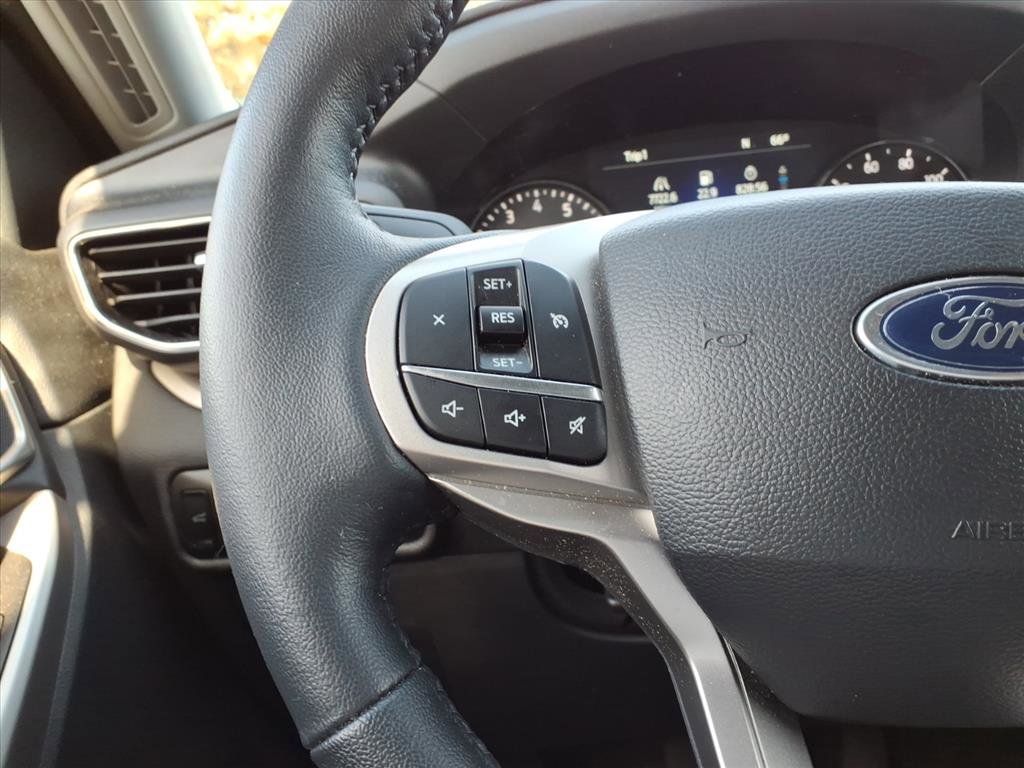 Used 2023 Ford Explorer XLT w/ Equipment Group 202A image 17