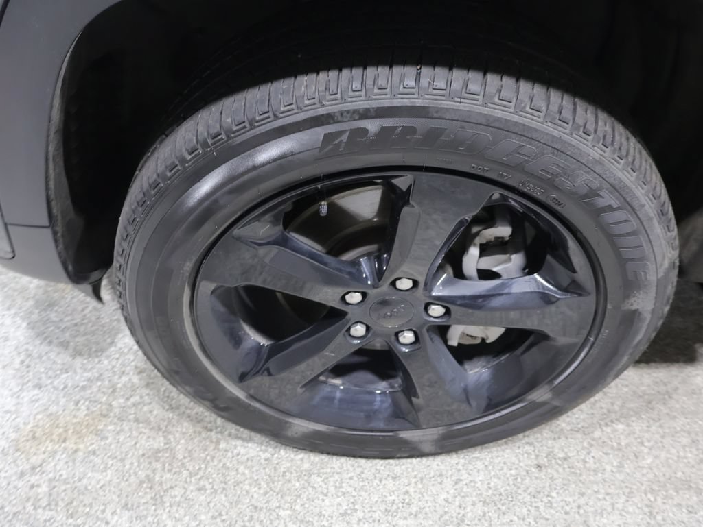 Used 2025 Jeep Grand Cherokee L Altitude AWD/4WD image 9