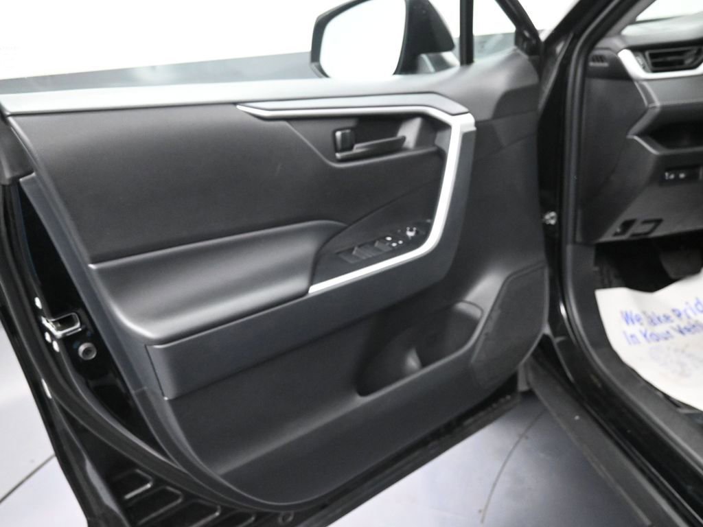 Used 2025 Toyota RAV4 LE image 26