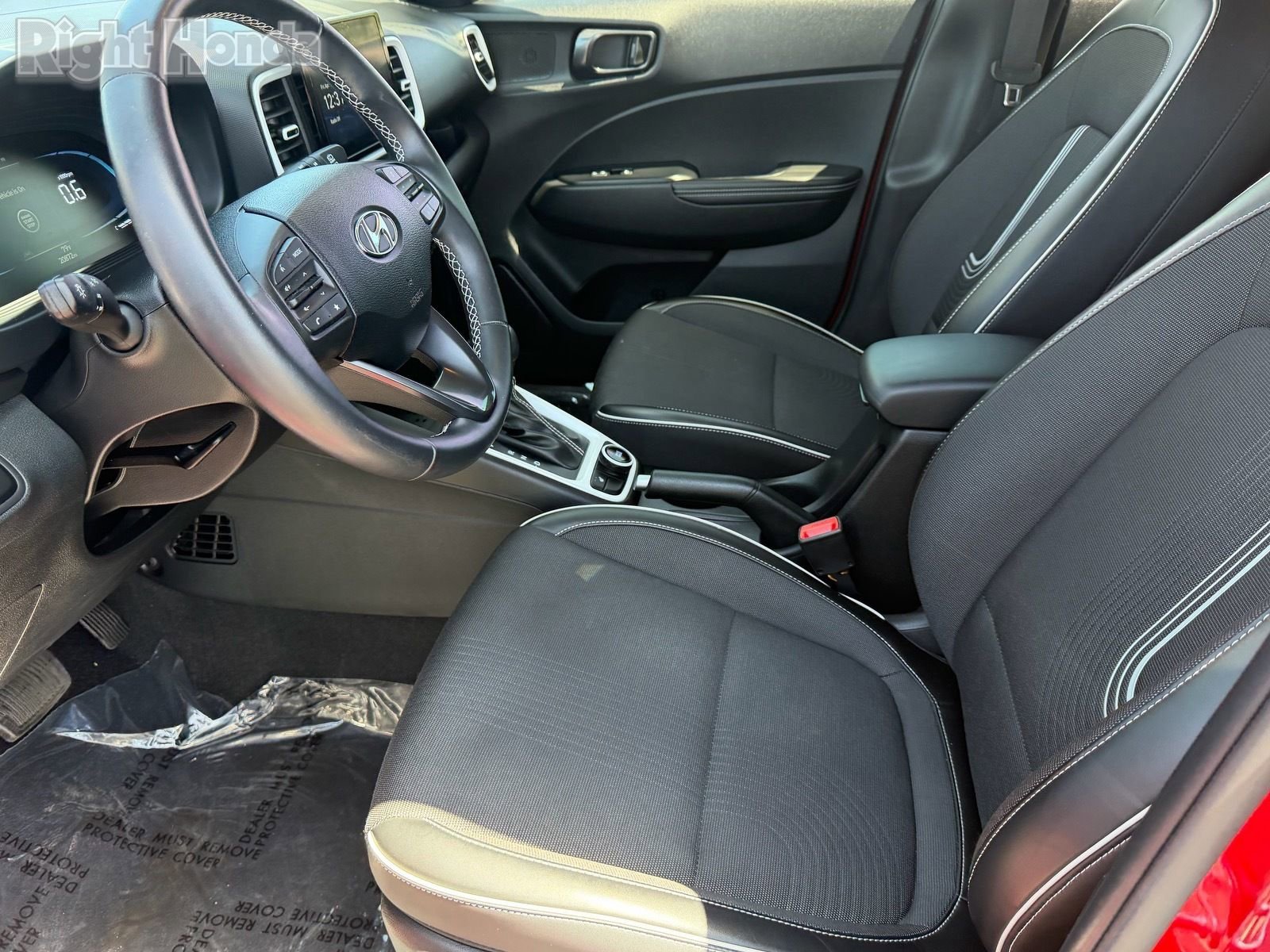 Used 2023 Hyundai Venue Limited FWD image 20