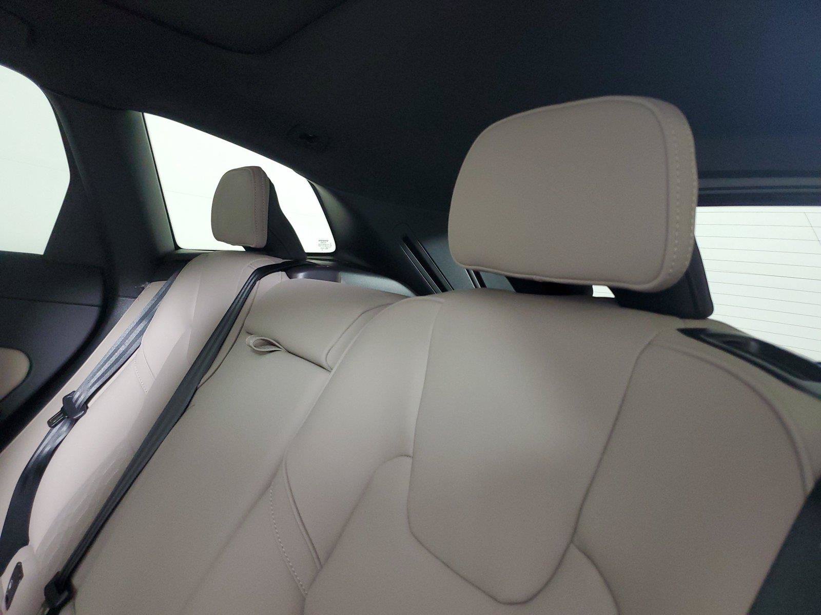 New 2027 Volvo XC60 B5 Core AWD/4WD image 13