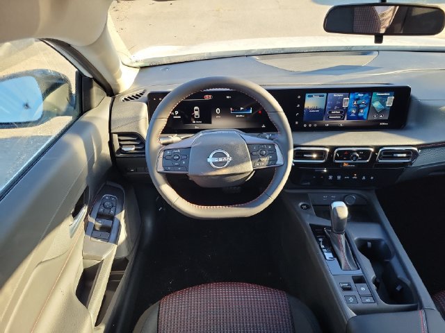 New 2027 Nissan Sentra SR w/ Floor Mat Package FWD image 8