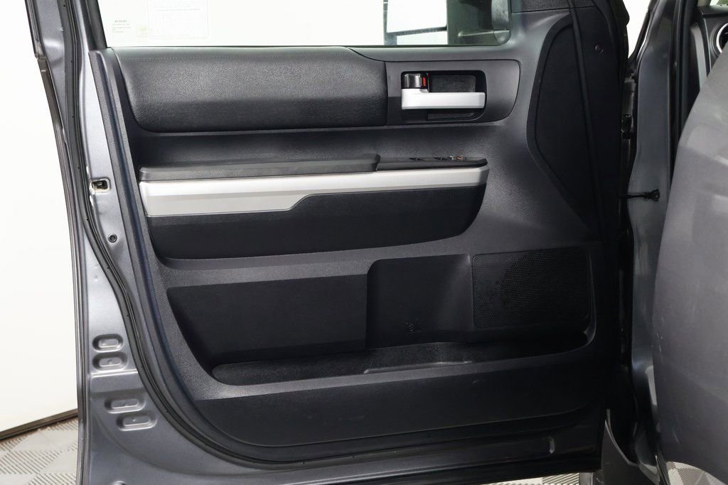 Used 2015 Toyota Tundra SR5 w/ SR5 Upgrade Package image 12