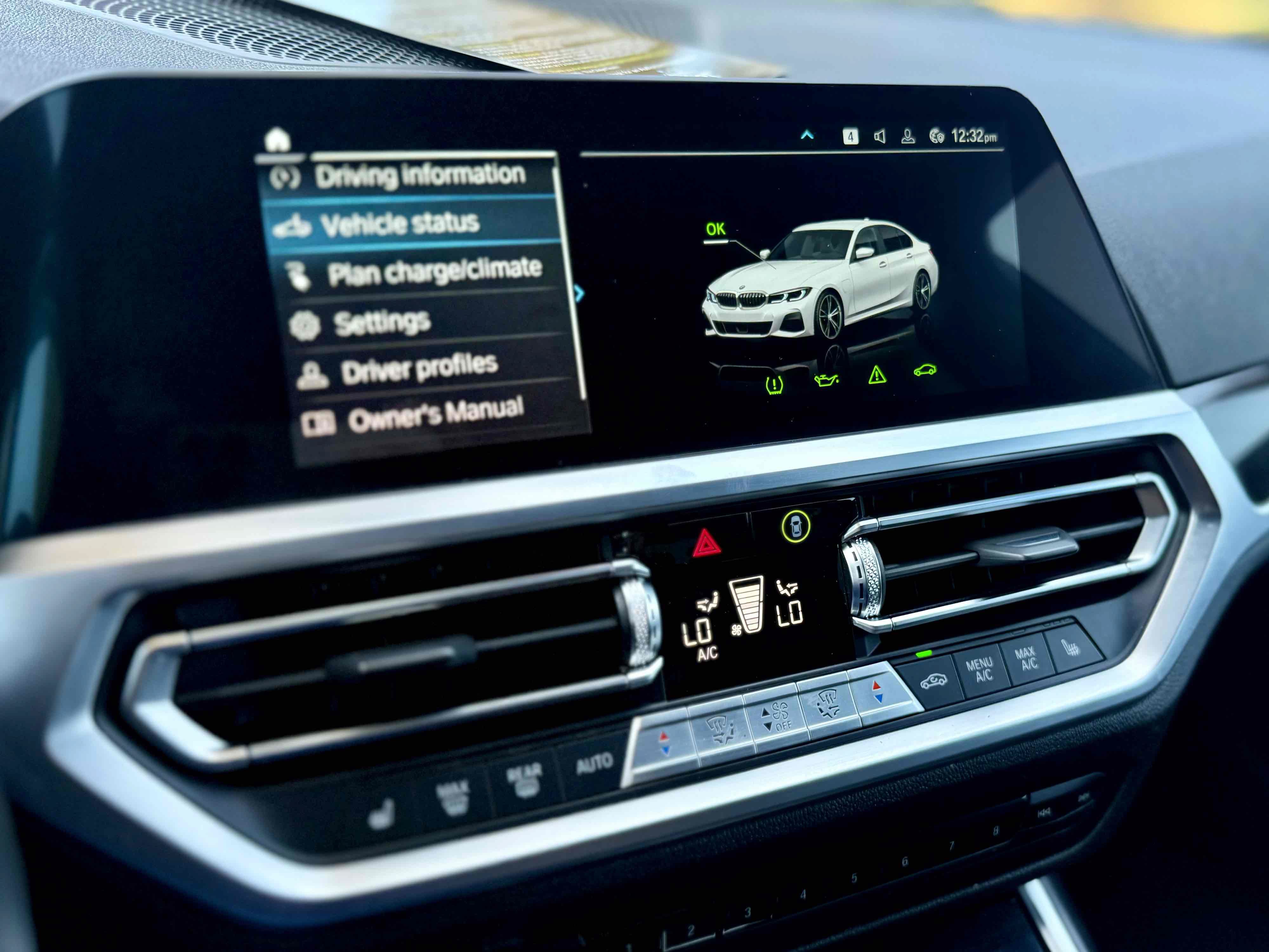 Used 2022 BMW 330e w/ M Sport Package RWD image 28