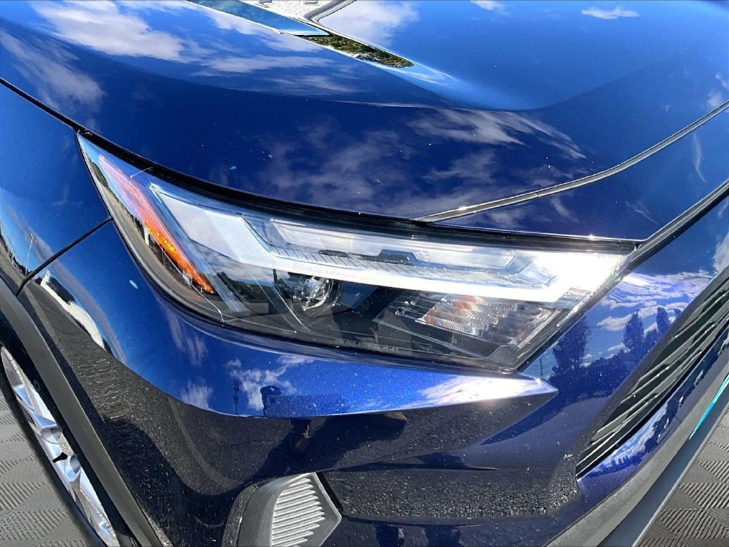 Used 2025 Toyota RAV4 XLE AWD/4WD image 33