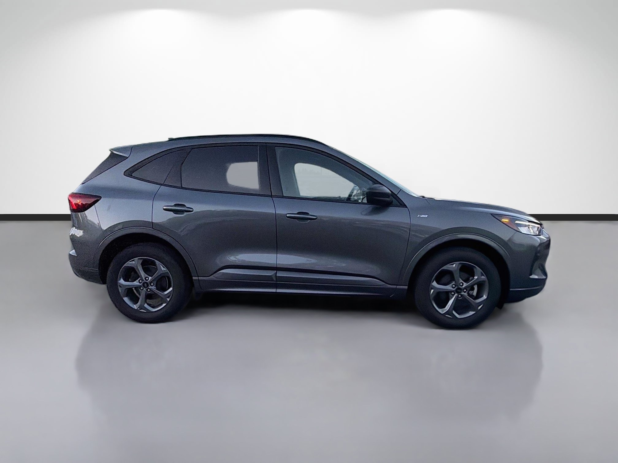 Used 2024 Ford Escape ST-Line AWD/4WD image 2