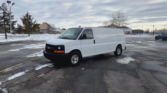 Used 2017 Chevrolet Express 3500 Extended image 5