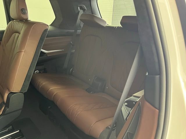 New 2026 BMW X7 M60i image 15