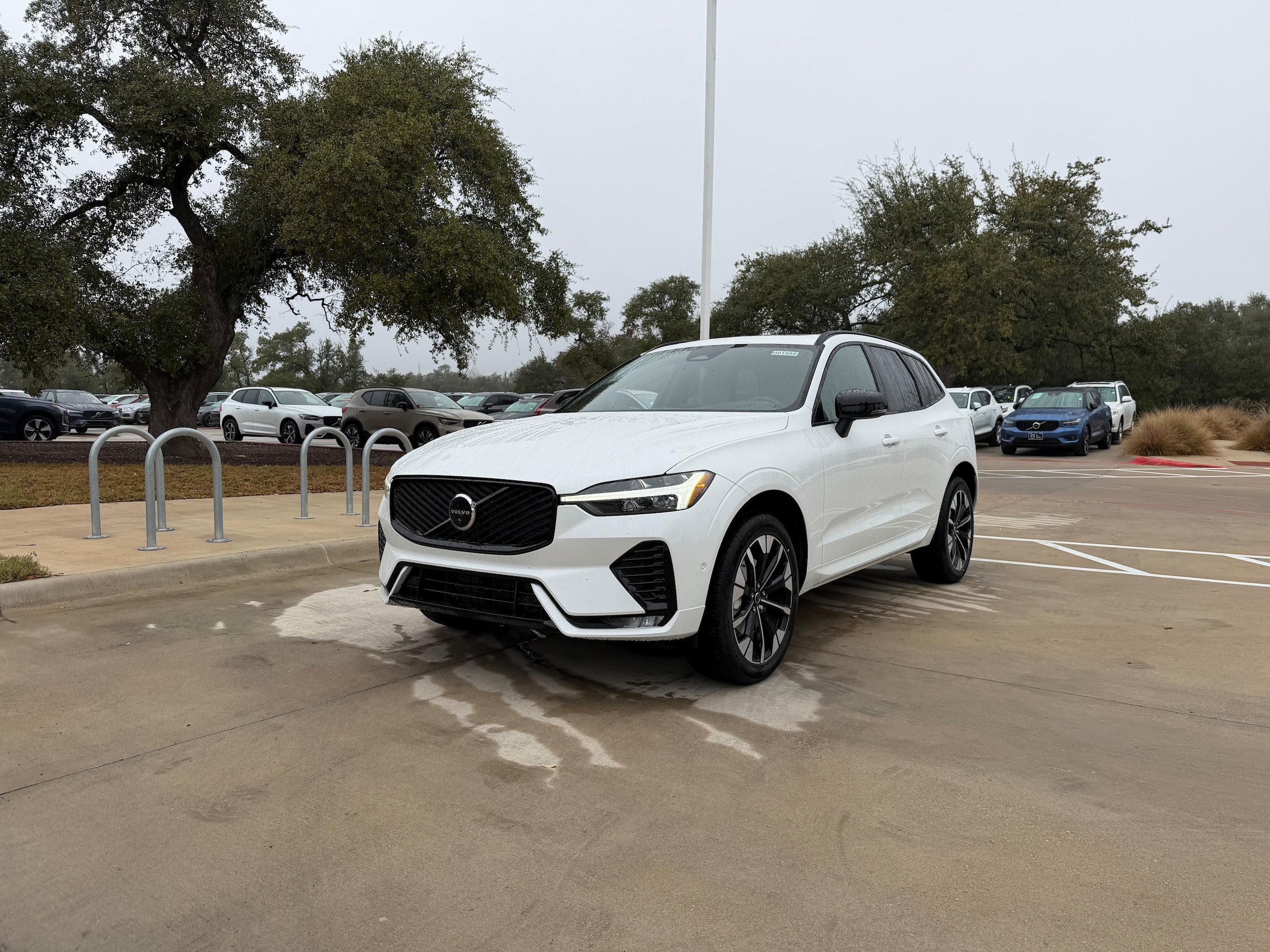 New 2026 Volvo XC60 B5 Plus w/ Protection Package Premier AWD/4WD image 2