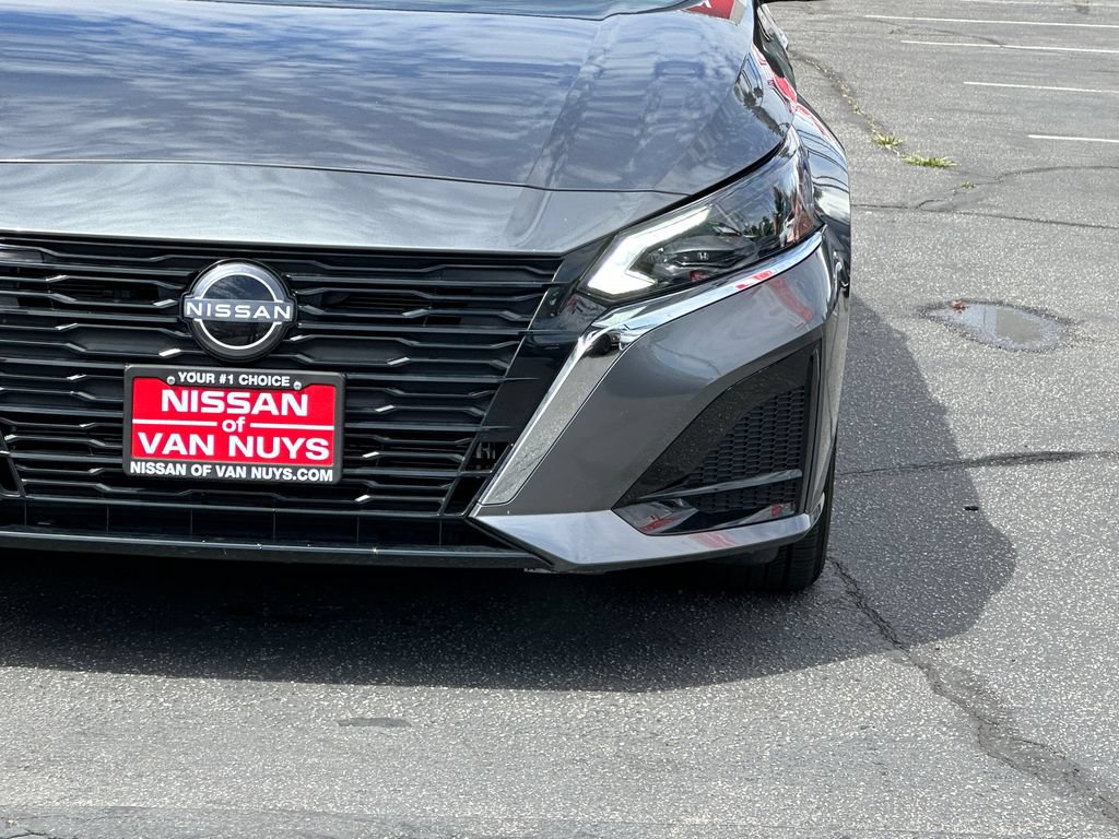 Used 2025 Nissan Altima 2.5 S FWD image 11