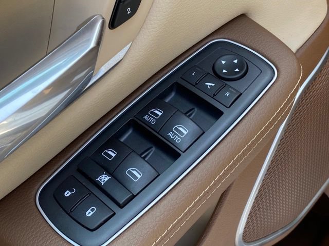 Used 2020 RAM 1500 Laramie AWD/4WD image 12