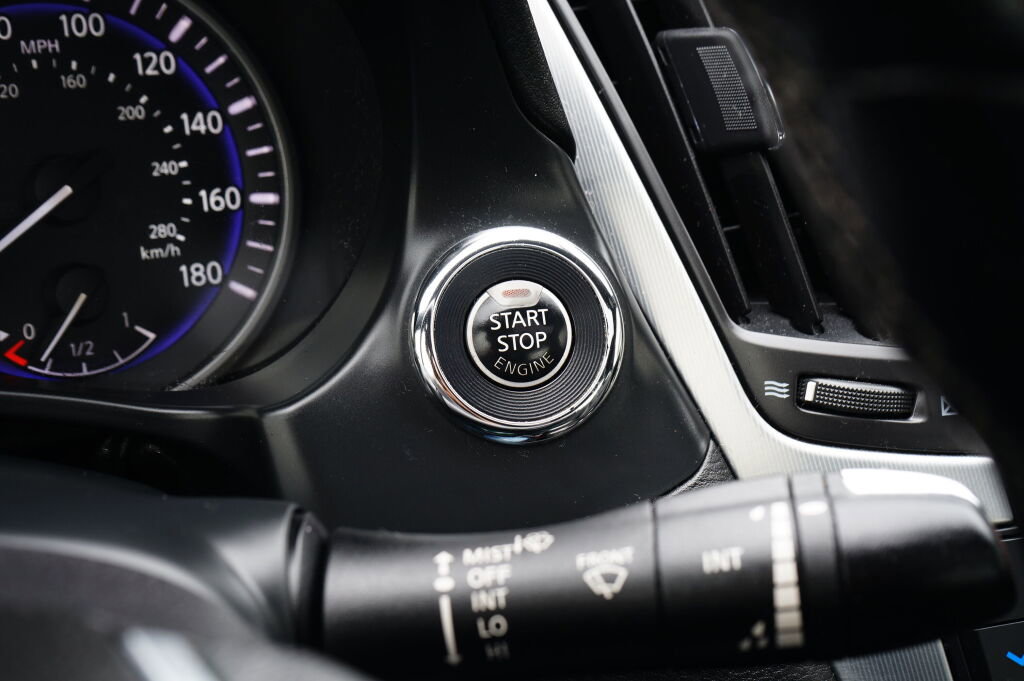 Used 2017 INFINITI Q60 3.0t image 21