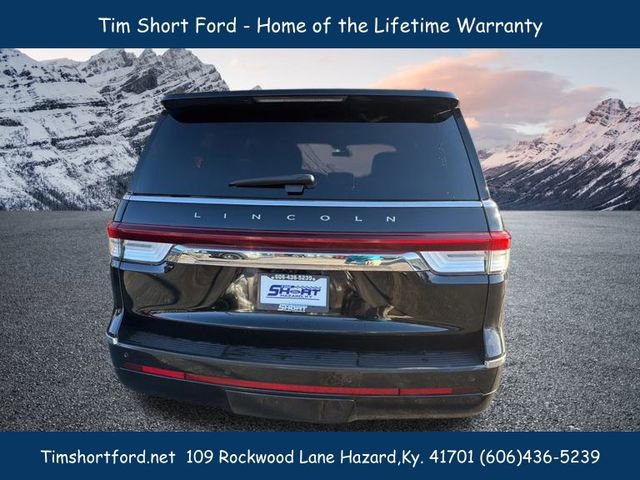Used 2023 Lincoln Navigator Reserve image 4