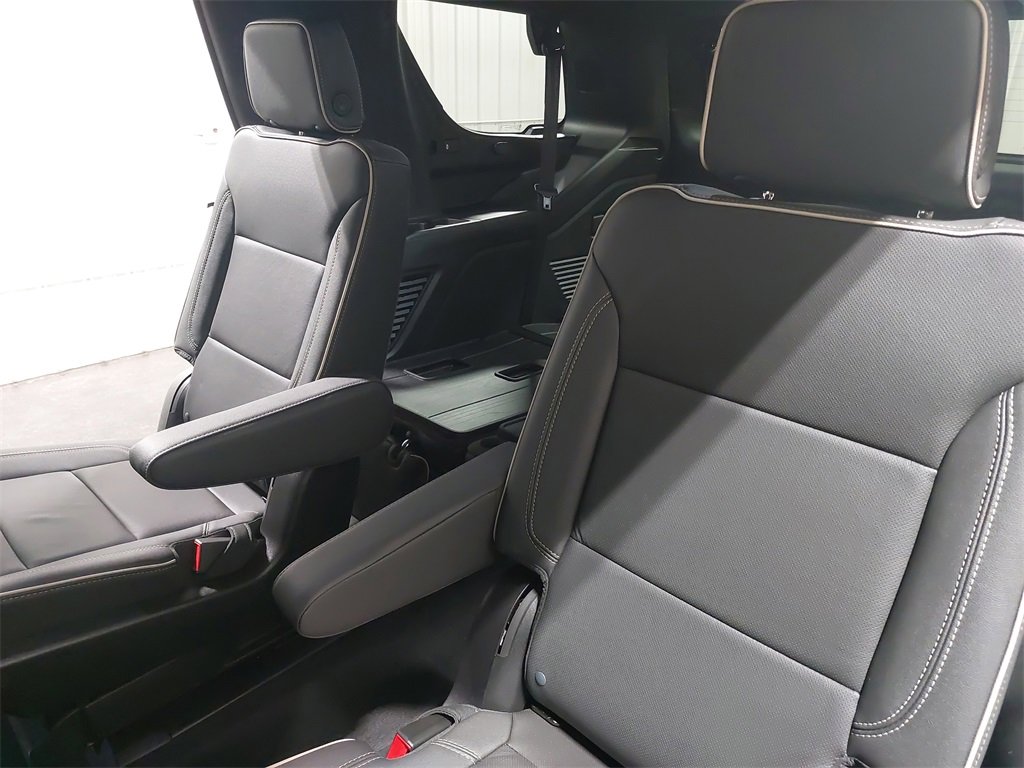 Used 2024 GMC Yukon SLT image 15