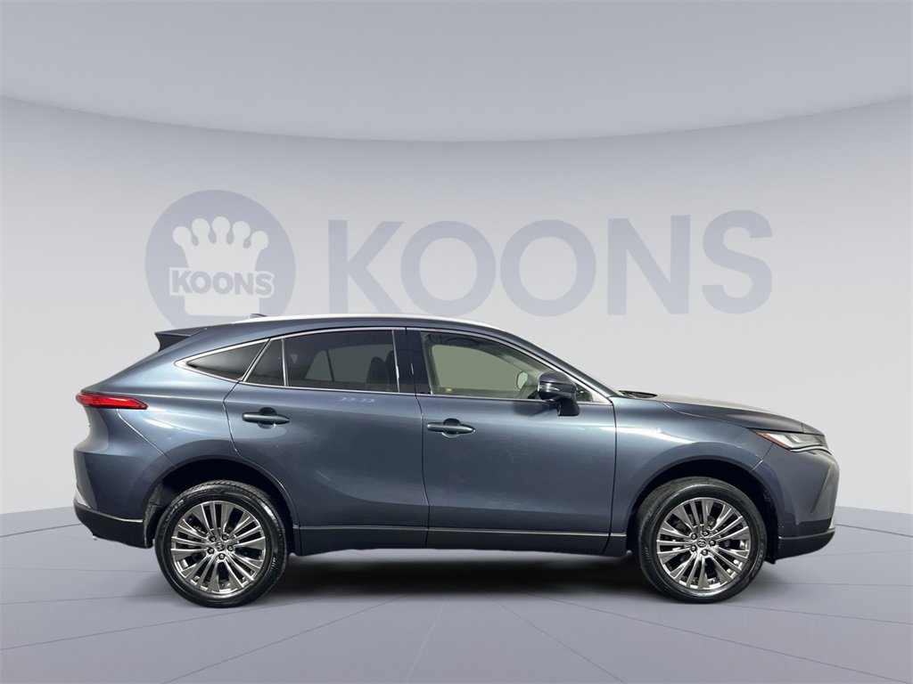 Used 2021 Toyota Venza XLE image 8