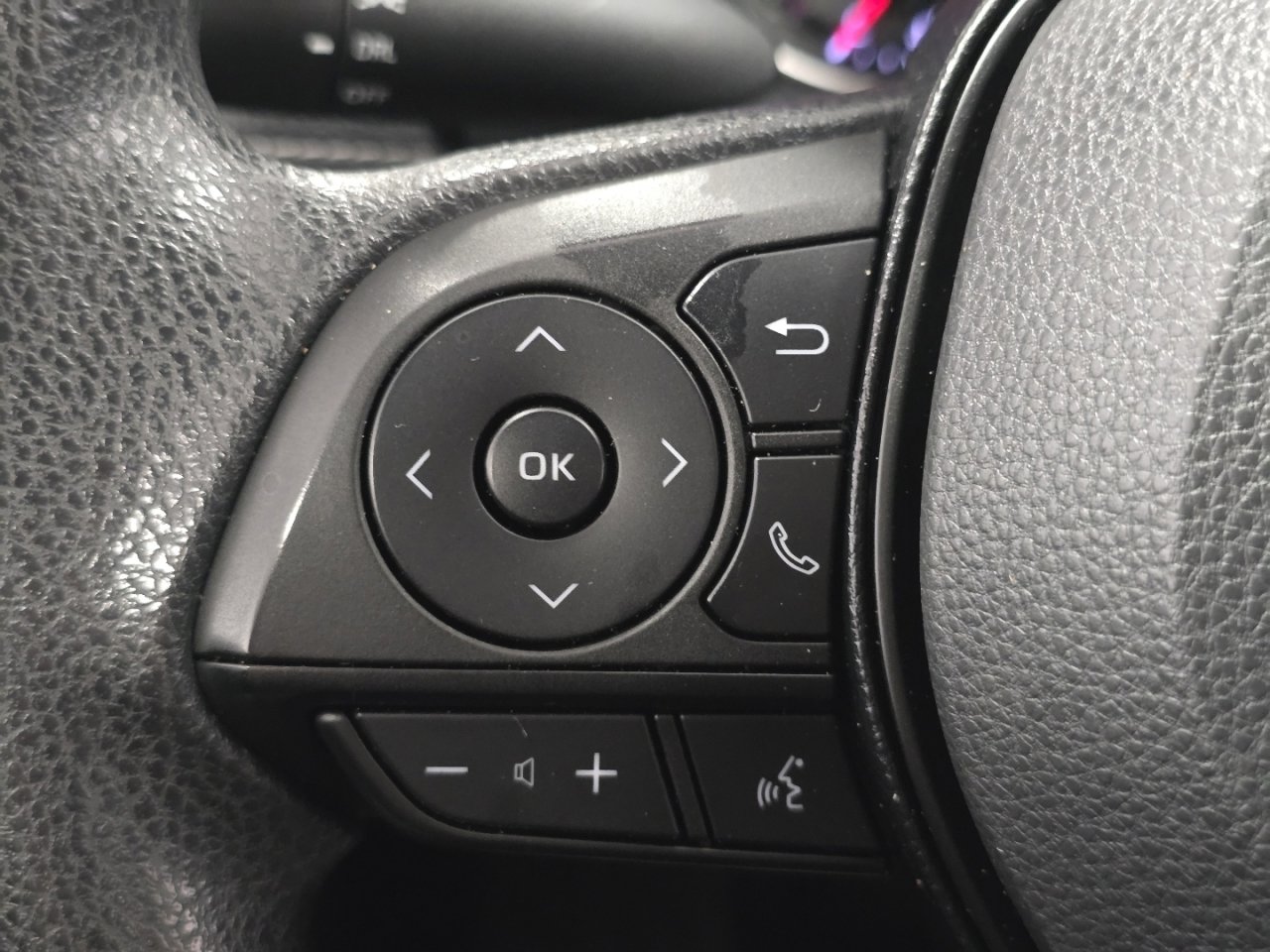 Certified 2022 Toyota RAV4 LE AWD/4WD image 31