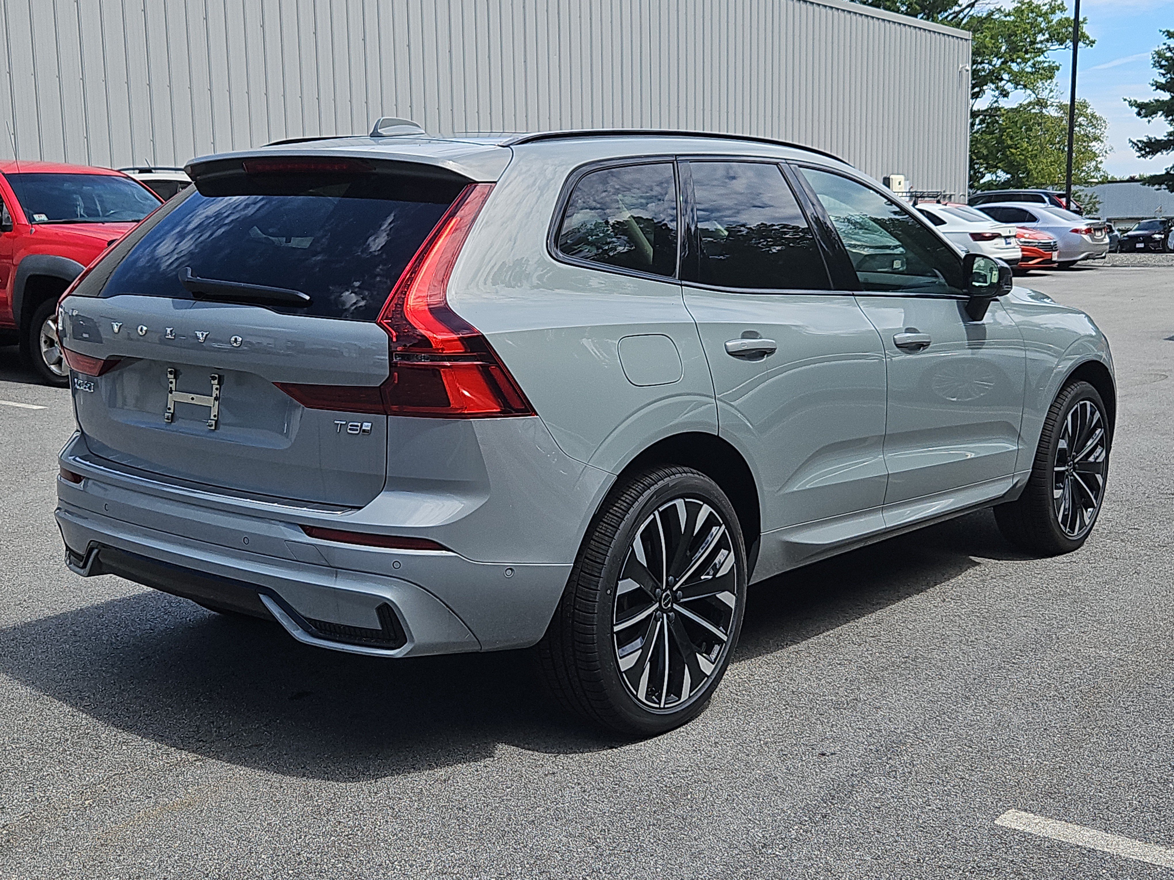 New 2026 Volvo XC60 T8 Ultra w/ Protection Package Premier AWD/4WD image 2