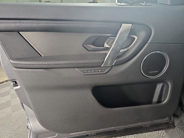 New 2026 Land Rover Discovery Sport Landmark AWD/4WD image 12