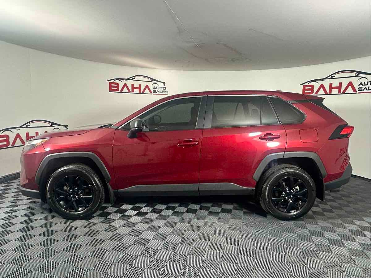 Used 2024 Toyota RAV4 LE FWD image 3