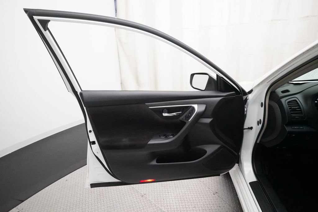Used 2013 Nissan Altima 2.5 SV FWD image 27
