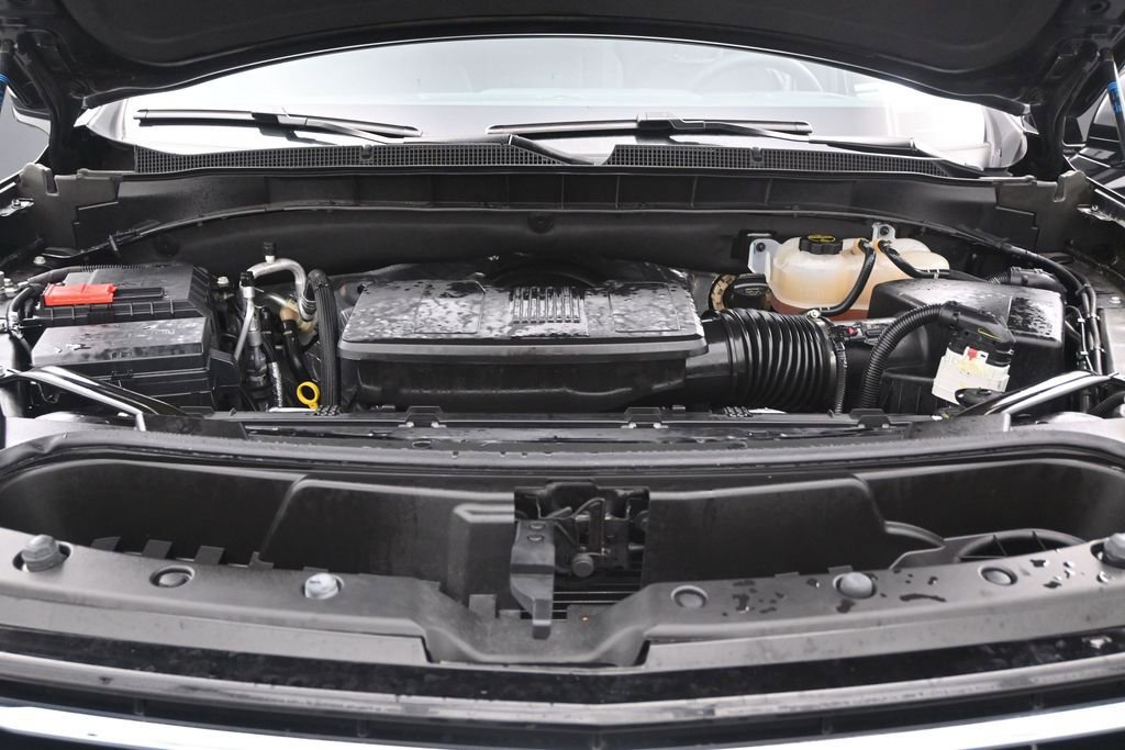 Used 2025 Chevrolet Suburban LT RWD image 16
