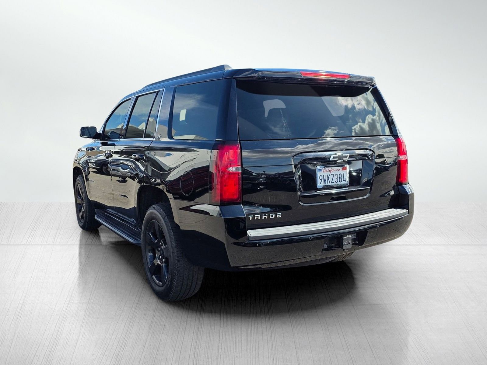 Used 2017 Chevrolet Tahoe LT w/ LT Midnight Edition RWD image 4