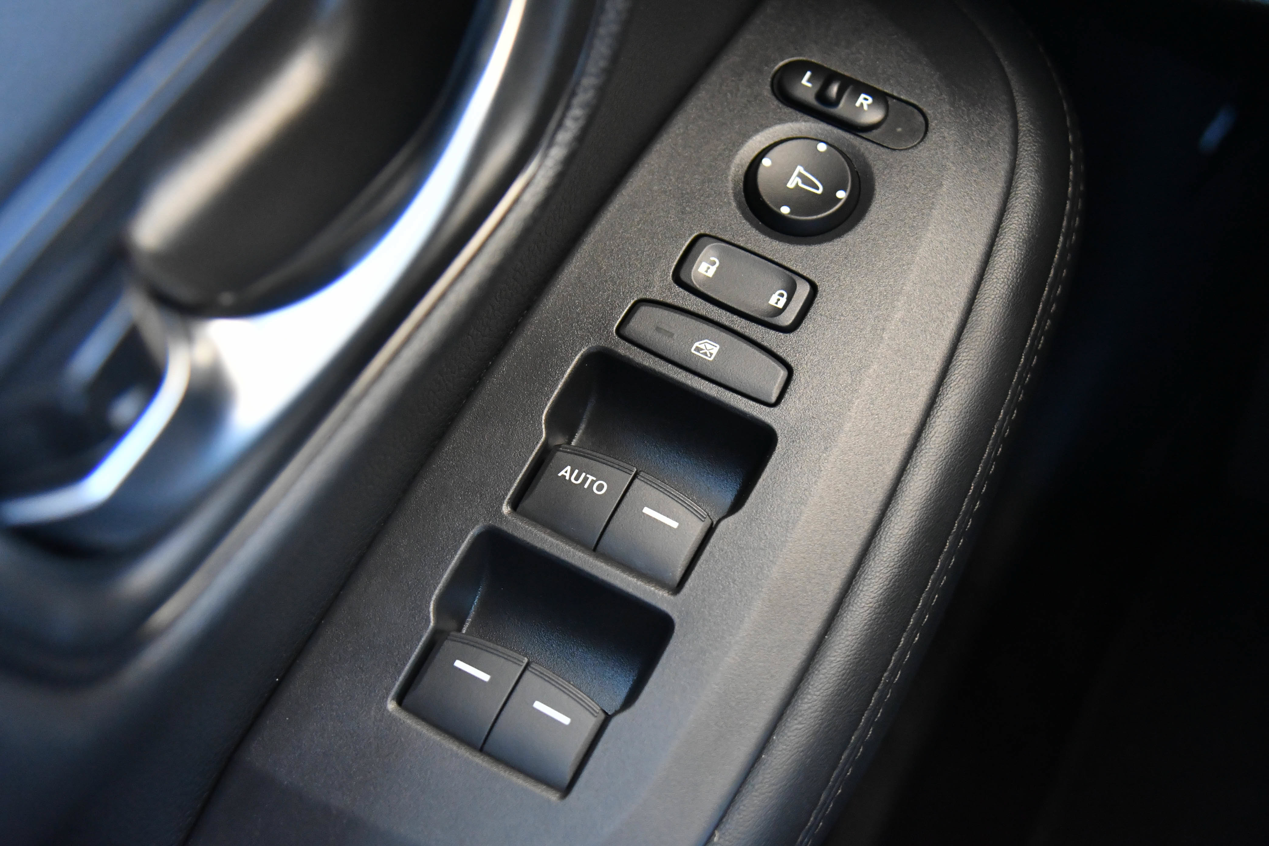 Used 2024 Honda HR-V LX image 31