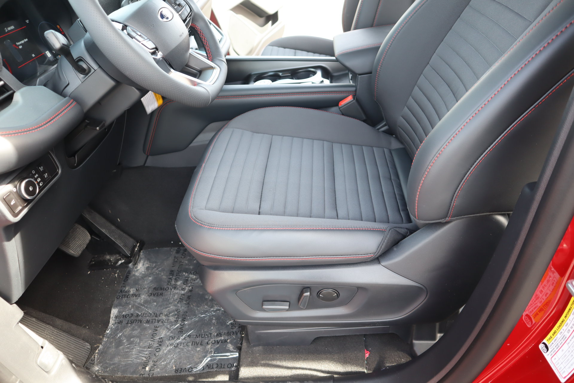 New 2026 Ford Explorer ST-Line w/ ST-Line Street Pack AWD/4WD image 12