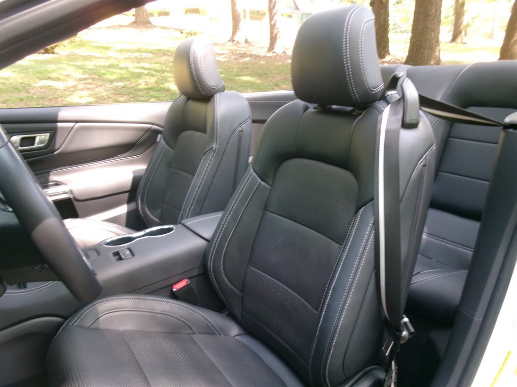 Used 2025 Ford Mustang Premium RWD image 14