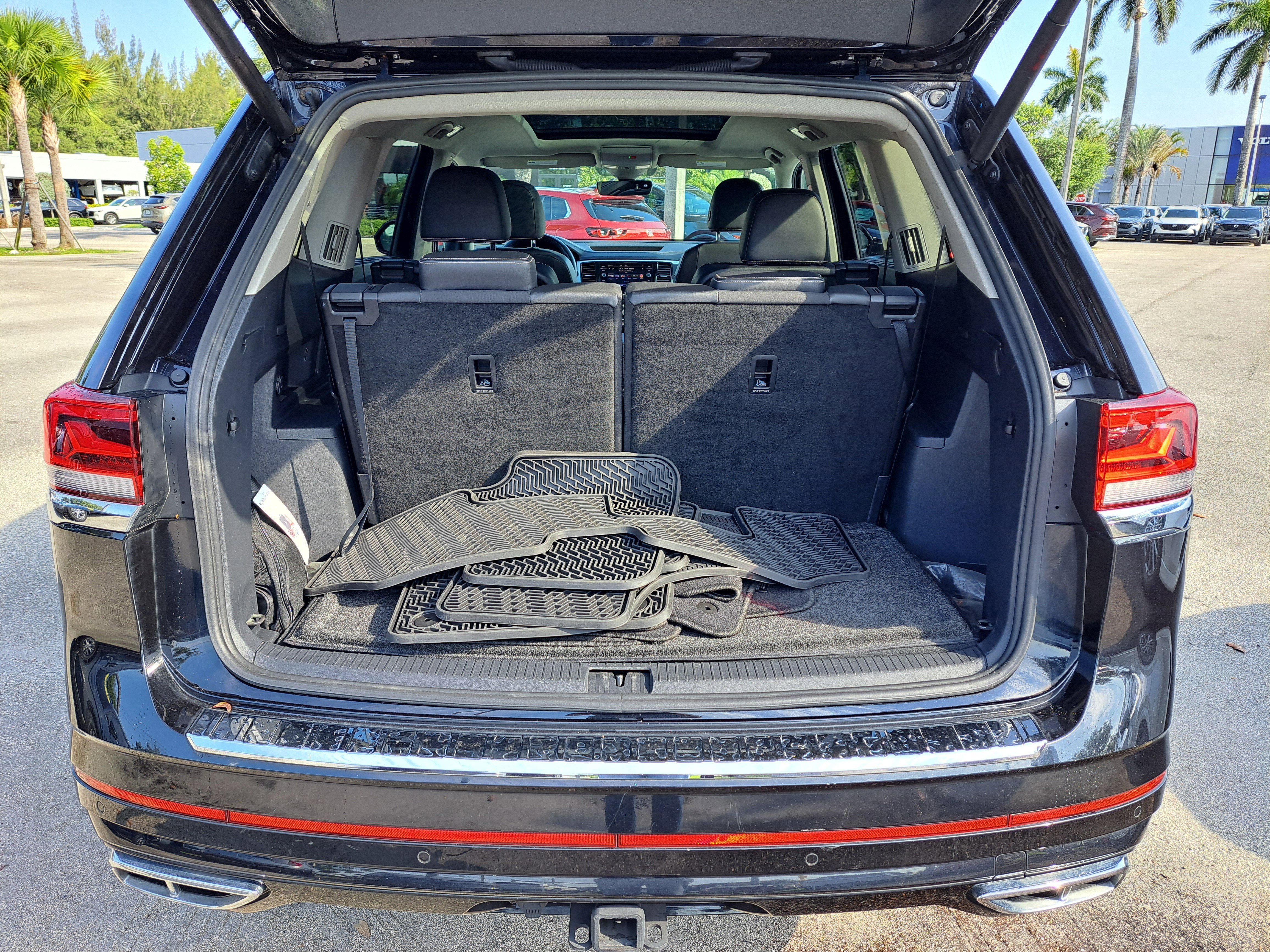 Used 2022 Volkswagen Atlas SEL R-Line image 5