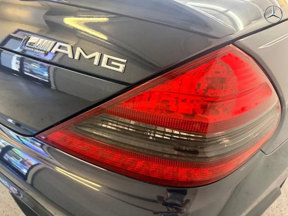 Used 2011 Mercedes-Benz SL 63 AMG image 15