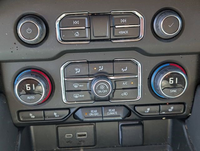 Certified 2024 Chevrolet Suburban Z71 w/ Luxury Package image 21