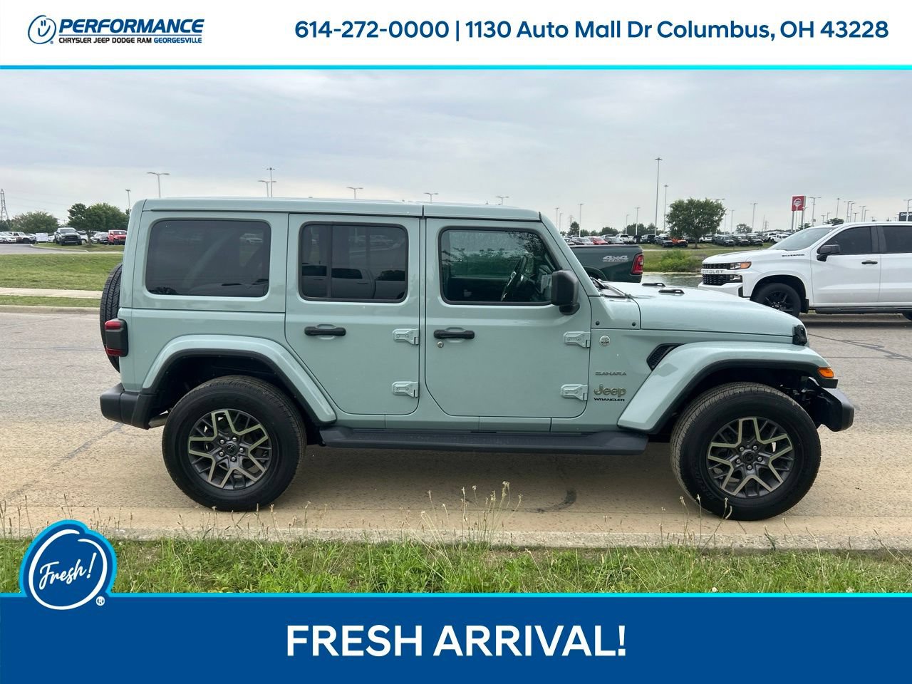 Used 2024 Jeep Wrangler Unlimited Sahara w/ Technology Group AWD/4WD image 3