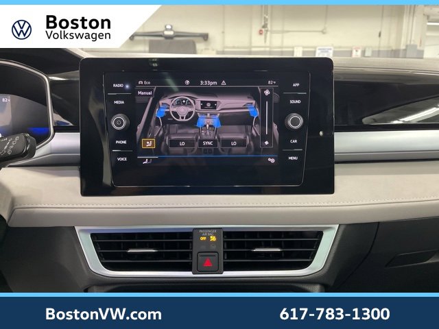 Used 2025 Volkswagen Taos SE w/ Panoramic Sunroof Package image 16