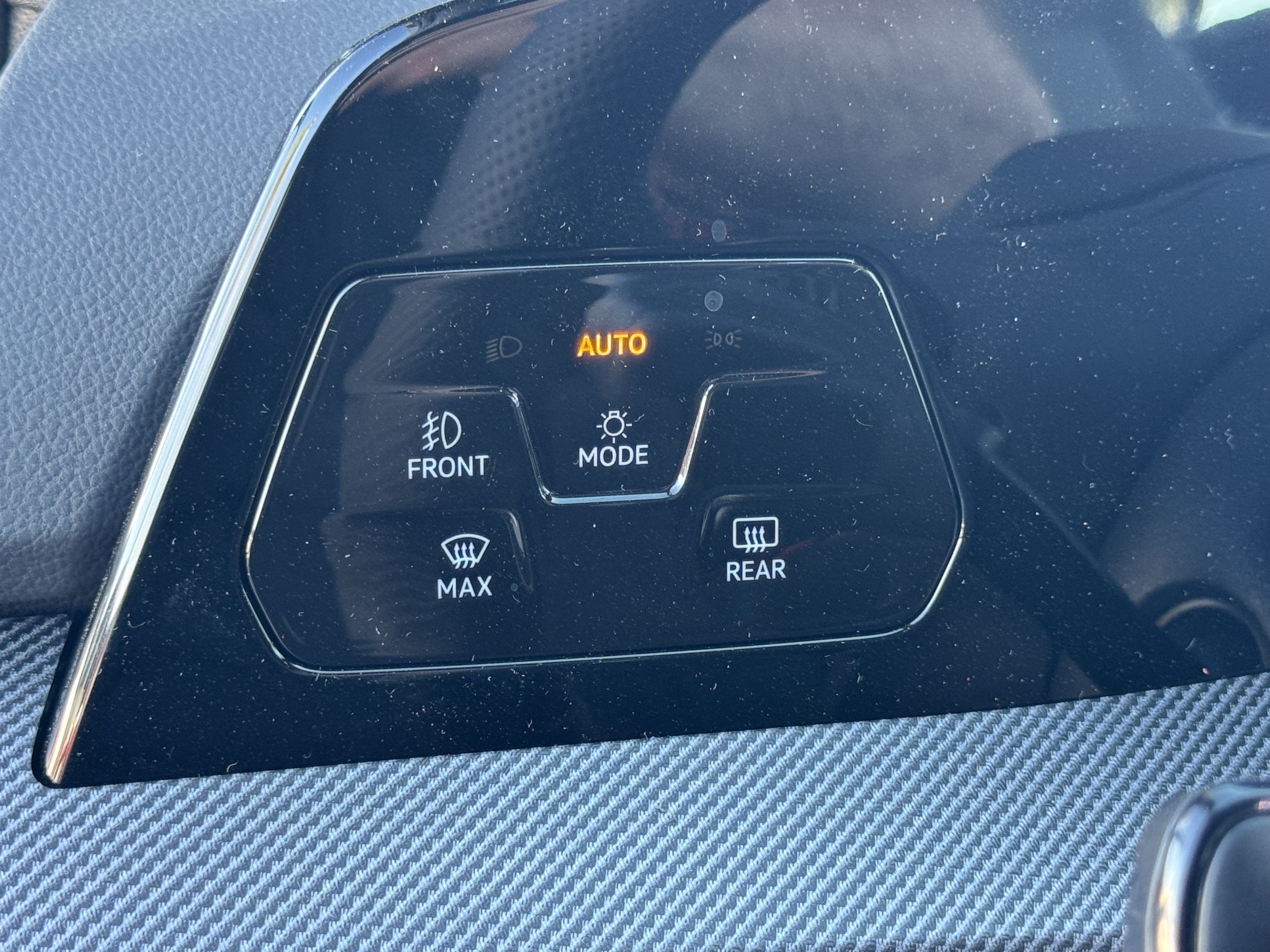 New 2026 Volkswagen GTI SE FWD image 27