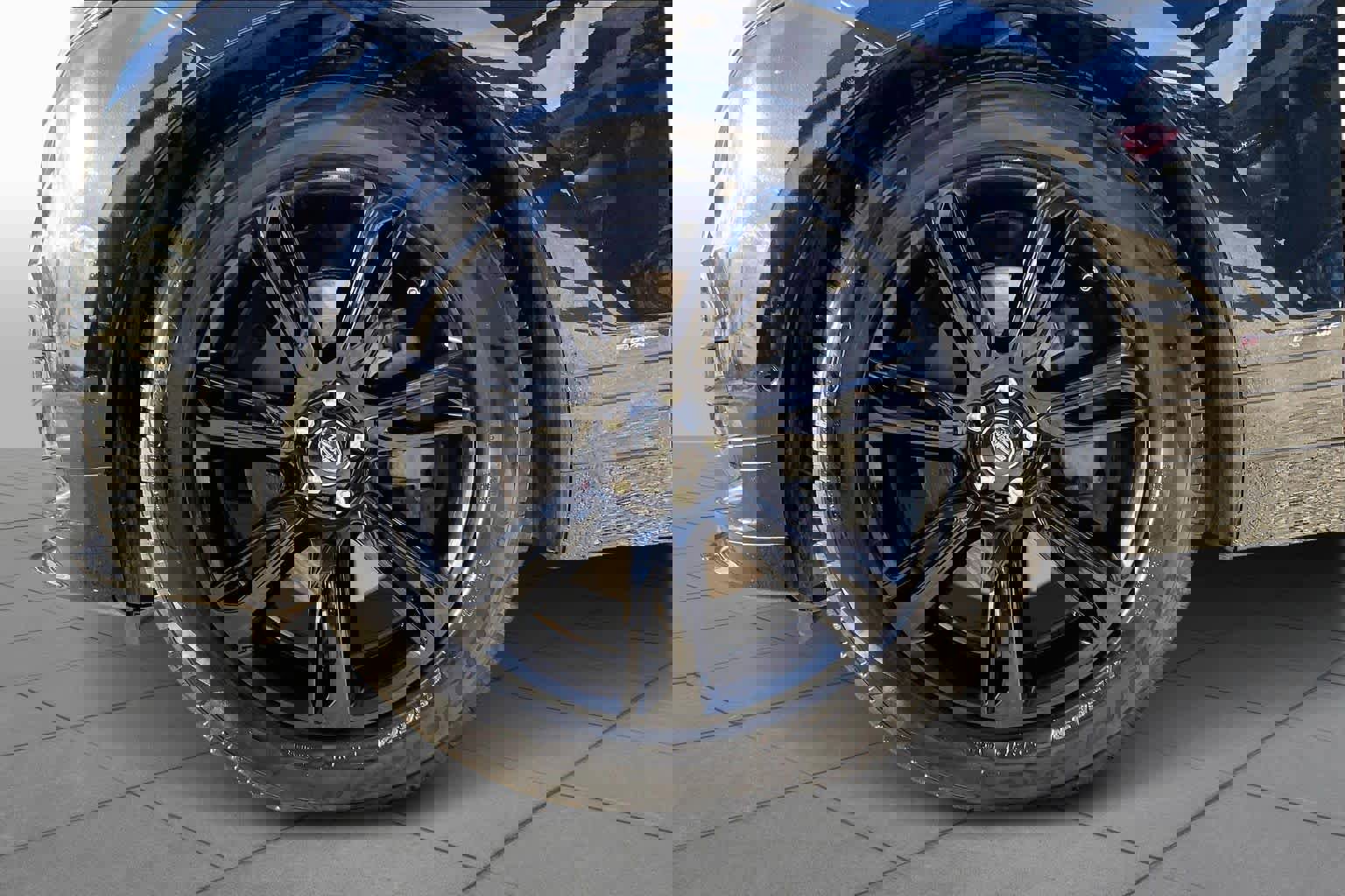 Used 2020 Land Rover Range Rover Velar R-Dynamic HSE image 10