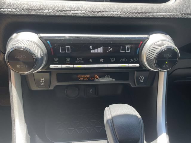 Used 2021 Toyota RAV4 XLE FWD image 30