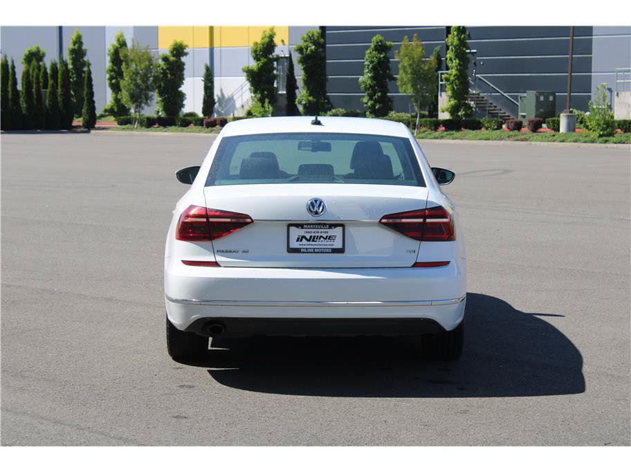 Used 2017 Volkswagen Passat 1.8T SE FWD image 3