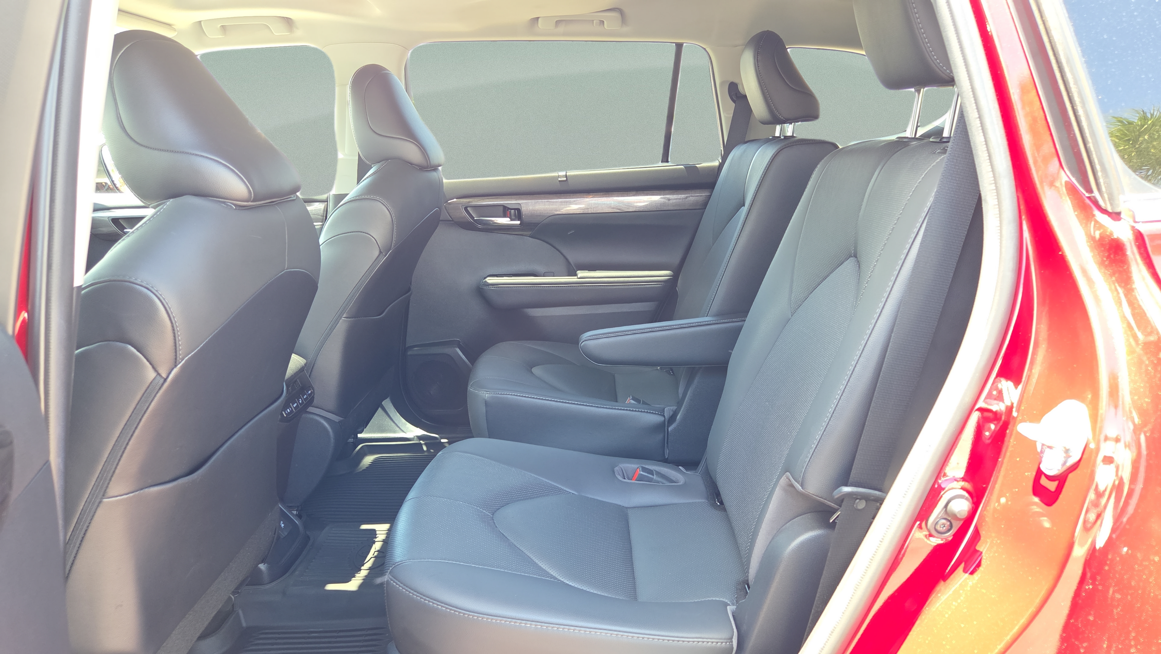 Certified 2021 Toyota Highlander Limited AWD/4WD image 11