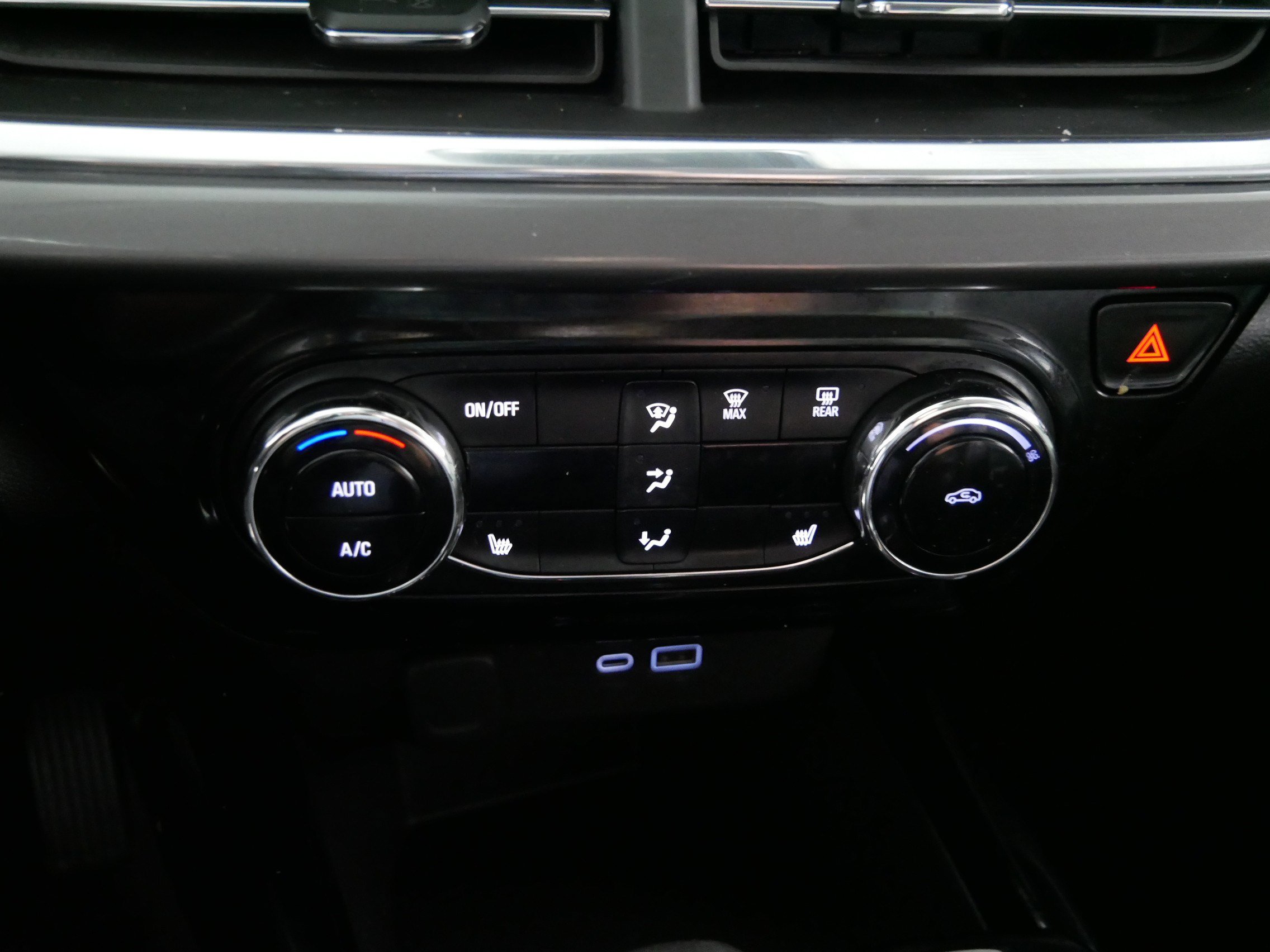 Used 2025 Chevrolet Trax ACTIV w/ Driver Confidence Package FWD image 23