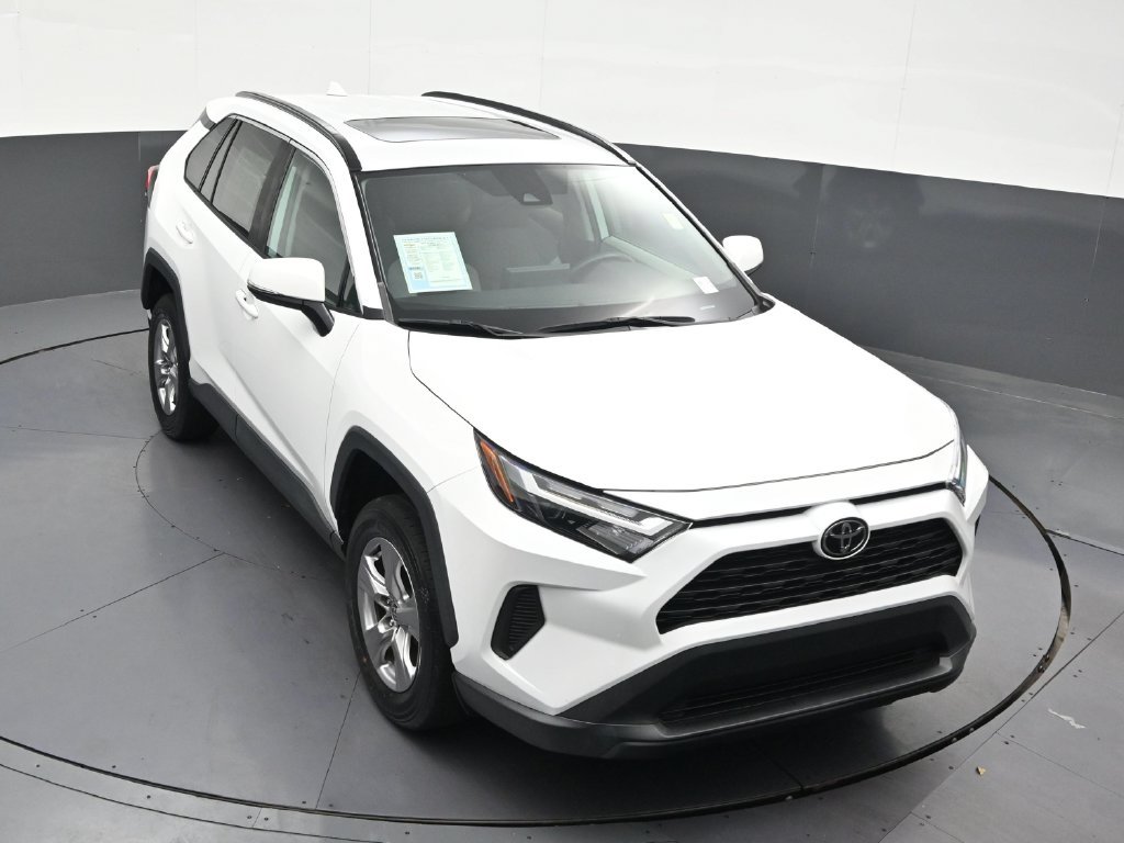 Used 2022 Toyota RAV4 XLE w/ Convenience Package FWD image 24