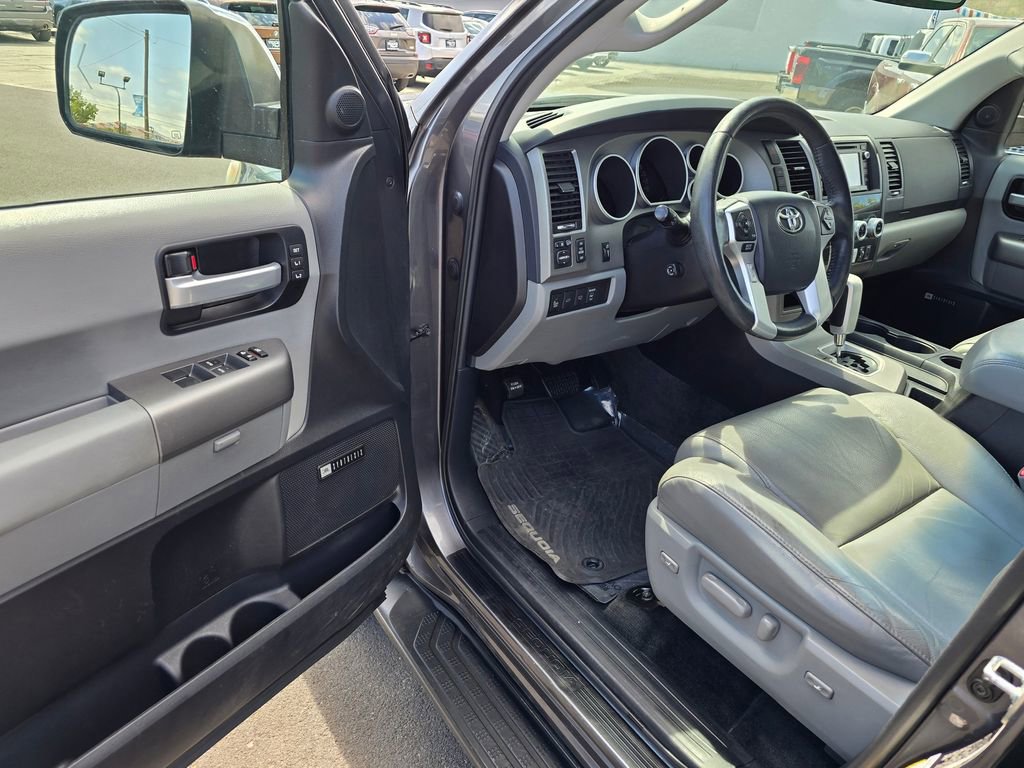 Used 2016 Toyota Sequoia Limited image 22