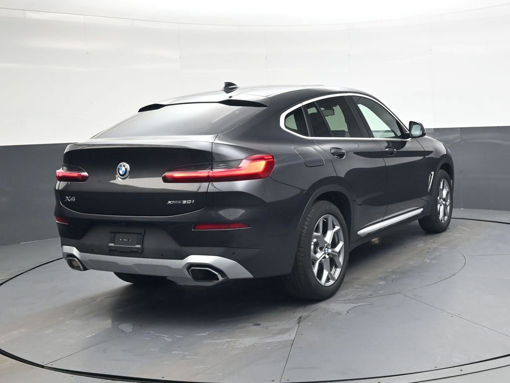 Used 2025 BMW X4 xDrive30i image 4