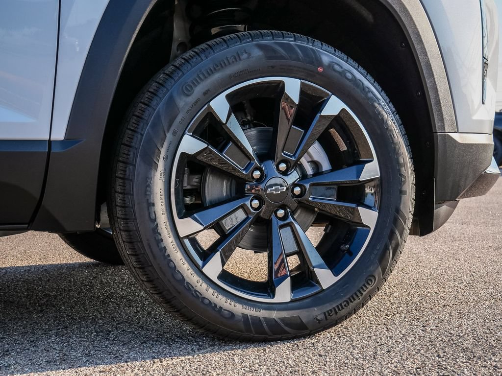 New 2027 Chevrolet Equinox RS w/ Safety and Technology Package FWD image 9