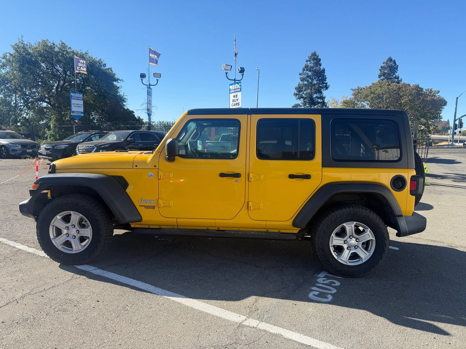 Used 2021 Jeep Wrangler Unlimited Sport AWD/4WD image 2