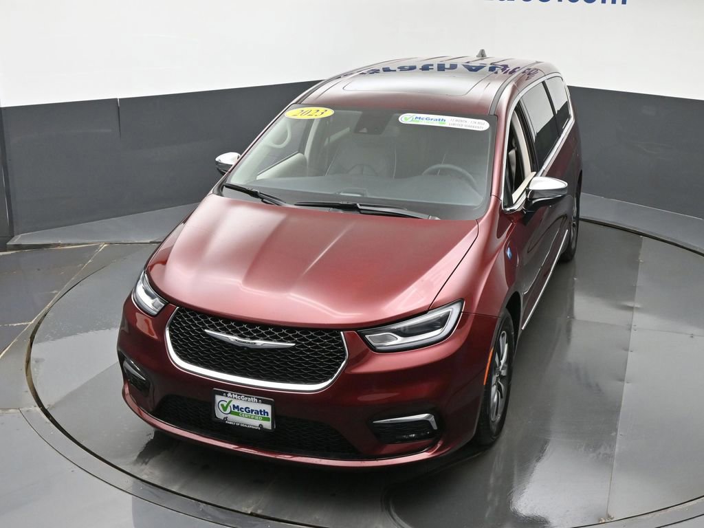 Used 2023 Chrysler Pacifica Limited FWD image 24