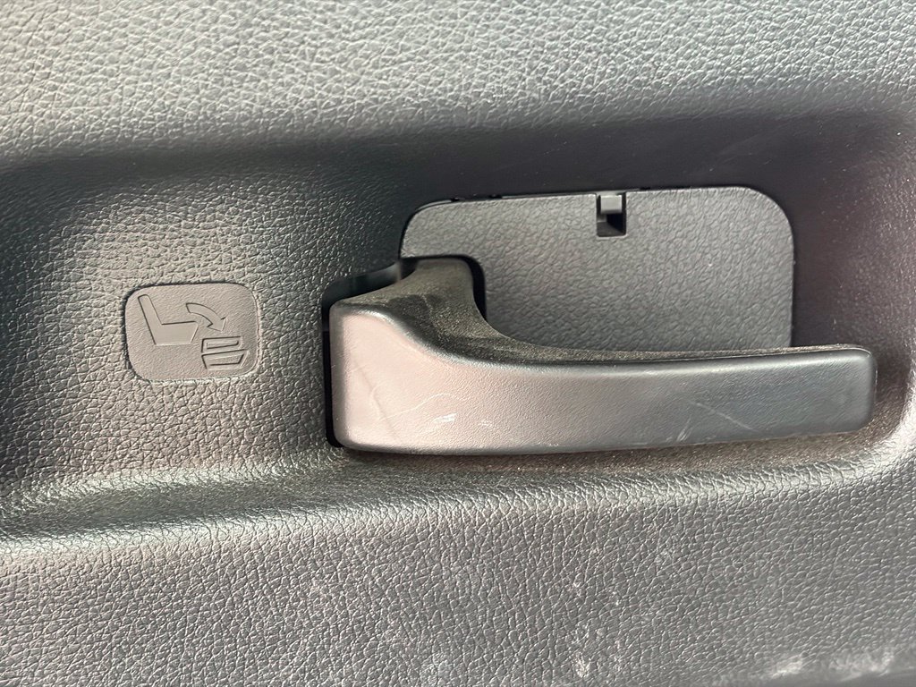 Used 2018 Honda CR-V LX image 10